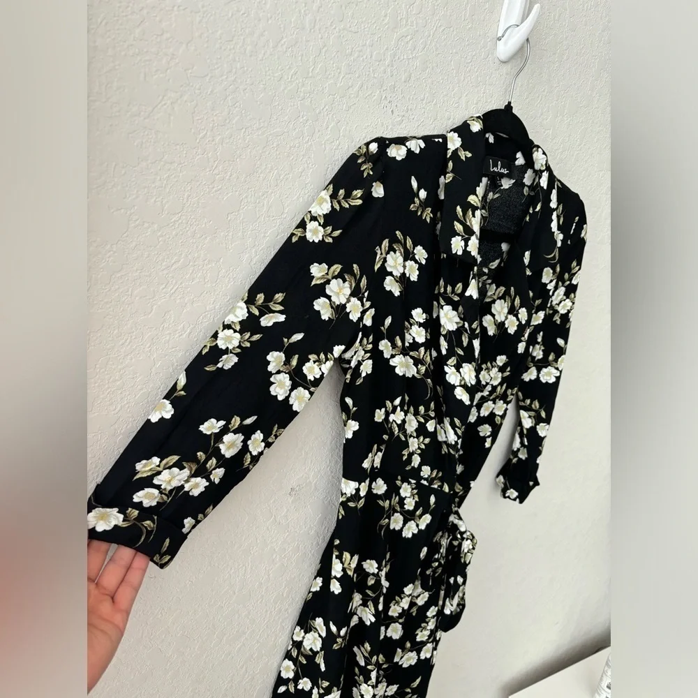 Lulus Black Floral Wrap Mini Dress size small - Picture 3 of 8